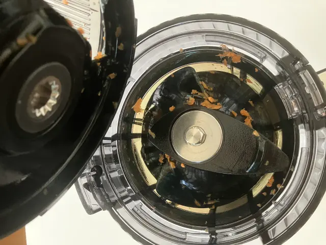 H70FT ニンジン搾汁後